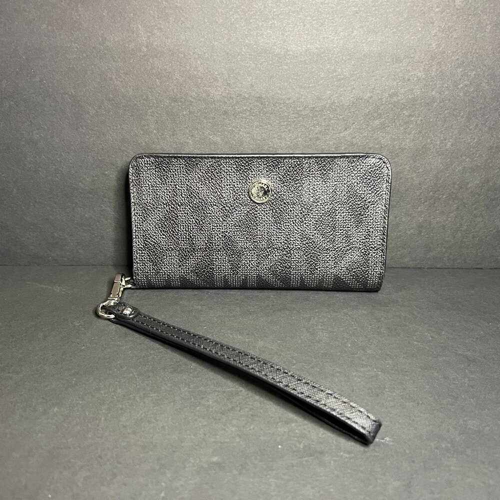 Michael Kors Black MK Logo Jet Set Travel Slim Tech Phone Holder Wristlet Wallet